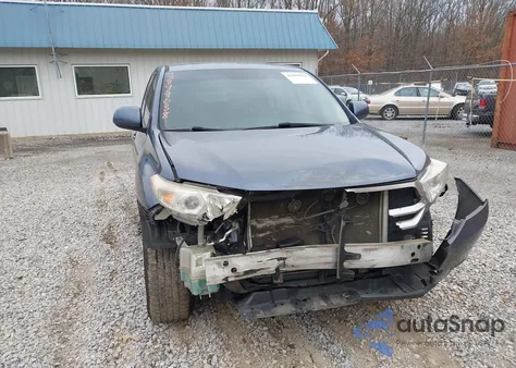 2013 Toyota Highlander z USA, uszkodzony, nr VIN 5TDZA3EH2DS041303